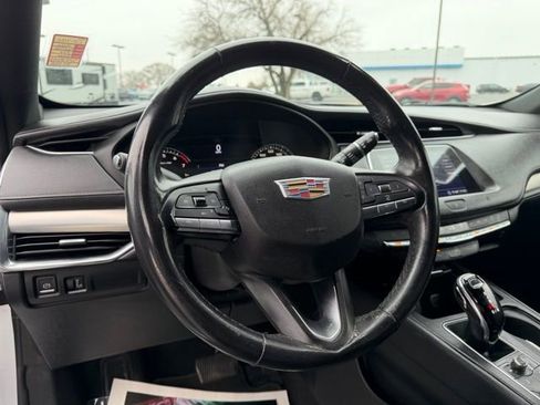 Used 2020 Cadillac XT4 Premium Luxury AWD/4WD image 9
