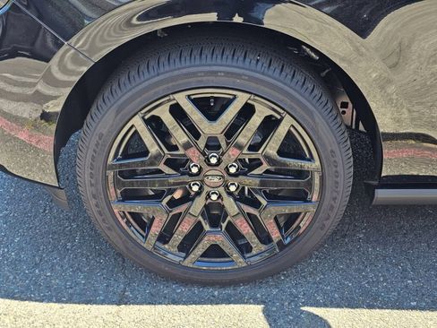 New 2026 Ford Expedition Max Platinum w/ Stealth Performance Package AWD/4WD image 10
