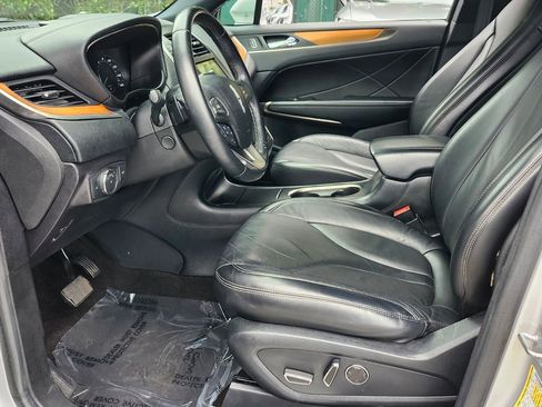 Used 2019 Lincoln MKC Select w/ Select Plus Package image 5