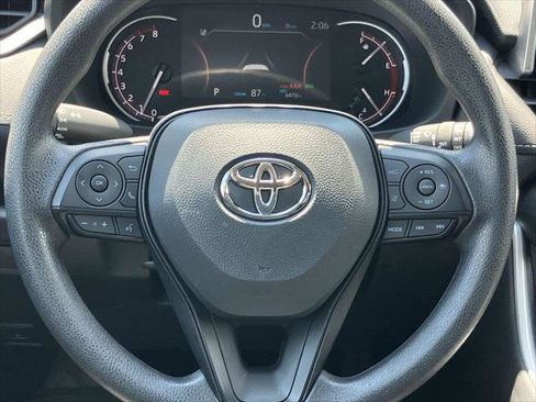 Certified 2025 Toyota RAV4 XLE AWD/4WD image 18