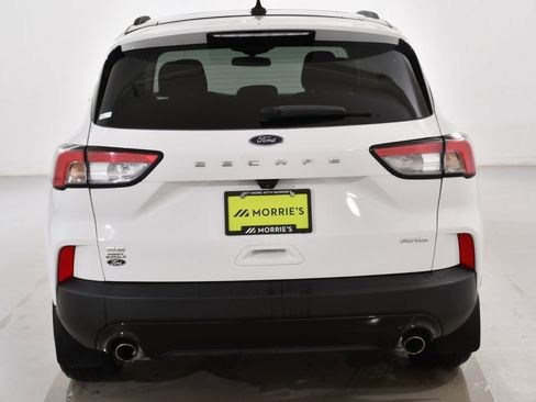 Used 2022 Ford Escape SE w/ SE Sport Appearance Package image 13
