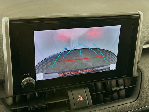 Used 2024 Toyota RAV4 LE AWD/4WD image 21