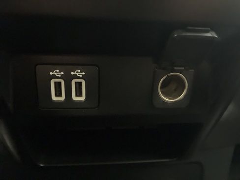 Used 2019 Ford F150 XLT w/ Equipment Group 302A Luxury AWD/4WD image 40