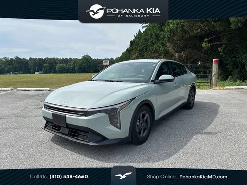 Used 2025 Kia K4 FWD image 1