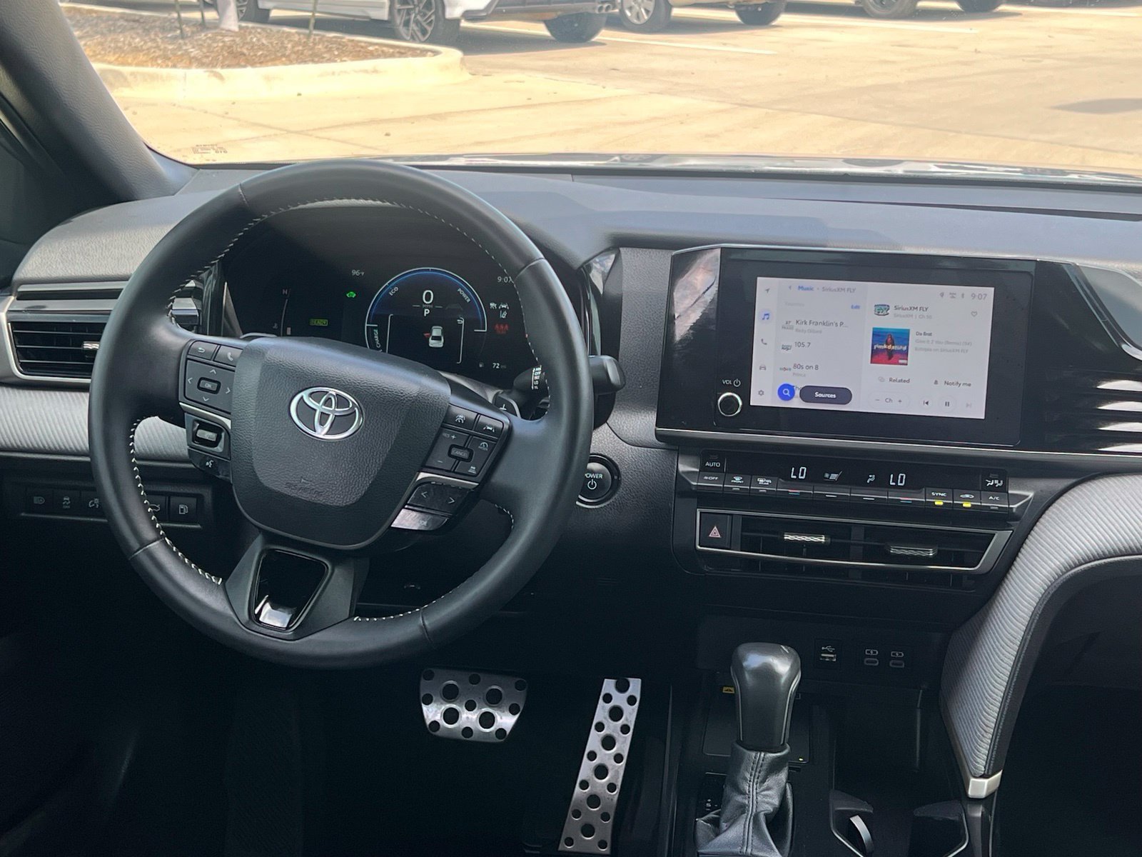 Used 2025 Toyota Camry SE w/ Convenience Package FWD image 21