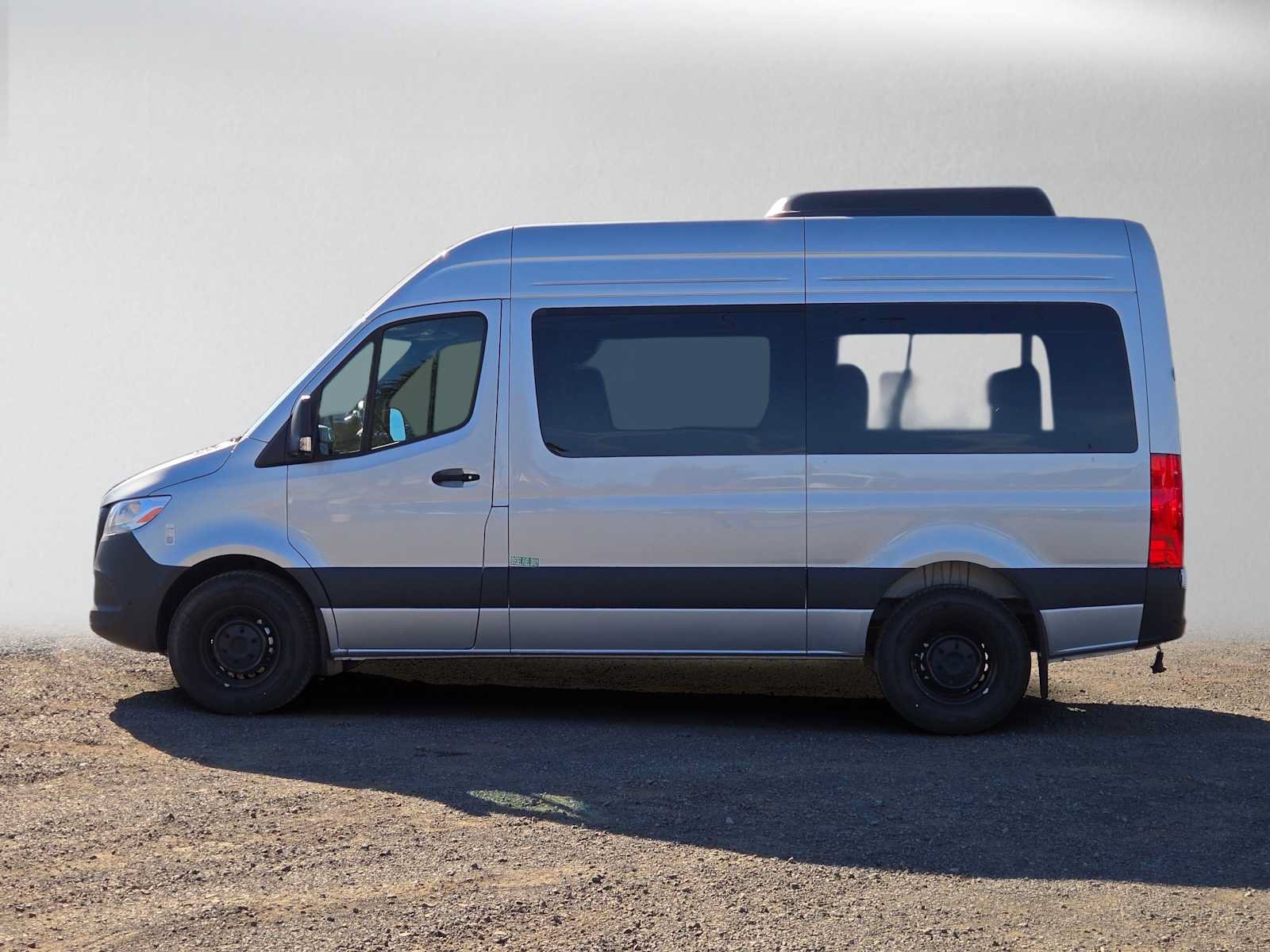 Used 2025 Mercedes-Benz Sprinter 2500 image 6