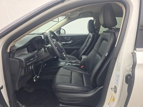 Used 2024 Lincoln Corsair AWD image 8