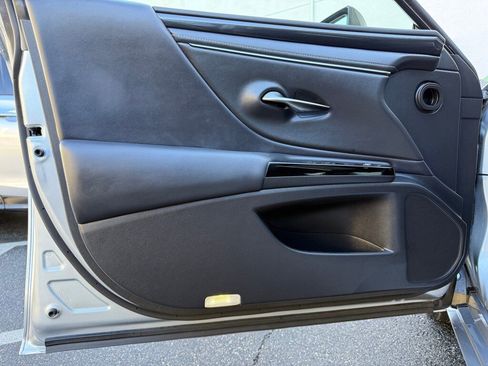Certified 2025 Lexus ES 350 image 26