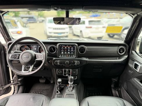 Used 2020 Jeep Wrangler Unlimited Sahara AWD/4WD image 13