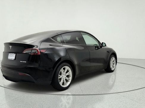 Used 2023 Tesla Model Y Long Range AWD/4WD image 5