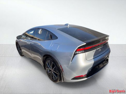 Used 2024 Toyota Prius XLE image 3