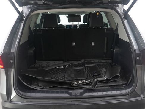 Used 2025 Toyota Grand Highlander AWD image 18