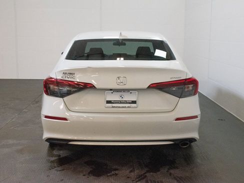 Used 2023 Honda Civic Sport image 5