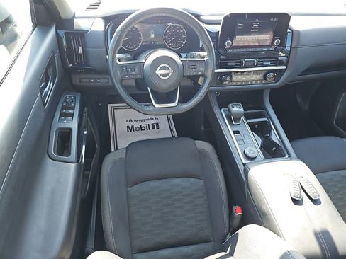 Used 2023 Nissan Pathfinder SV w/ SV Premium Package image 36