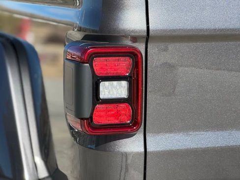 New 2026 Jeep Gladiator Mojave image 10