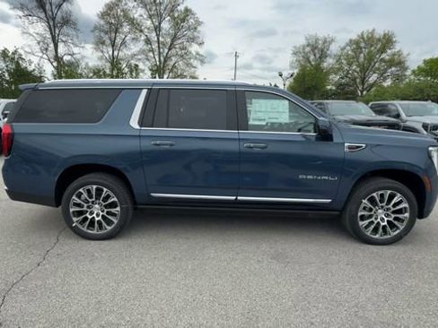 New 2026 GMC Yukon XL Denali w/ Denali Reserve Package AWD/4WD image 9