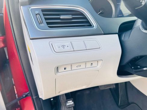 Used 2016 Hyundai Sonata Sport w/ Option Group 1V image 12