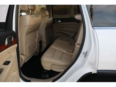 Used 2013 Jeep Grand Cherokee Limited w/ Trailer Tow Group image 10