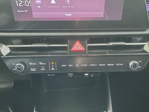 Used 2023 Kia Niro EX FWD image 28