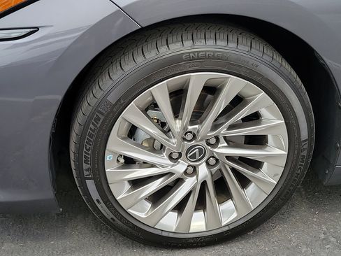 Used 2020 Lexus ES 350 w/ Accessory Package 2 FWD image 9