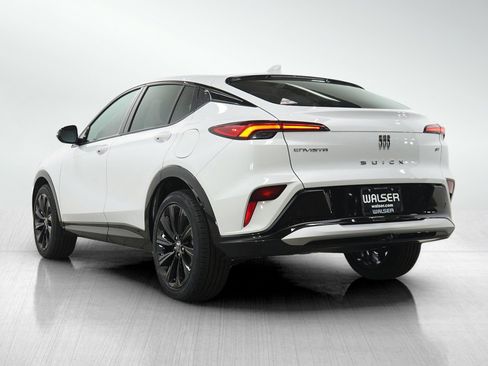 Used 2024 Buick Envista Sport Touring w/ Experience Buick Package FWD image 2