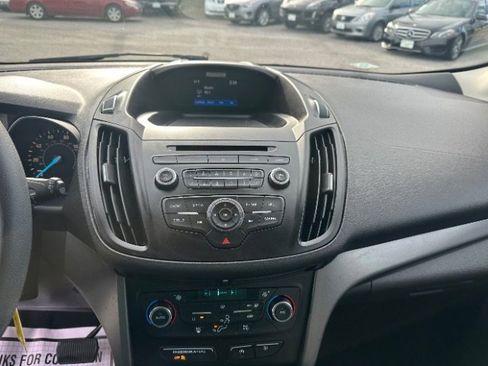 Used 2017 Ford Escape SE image 24