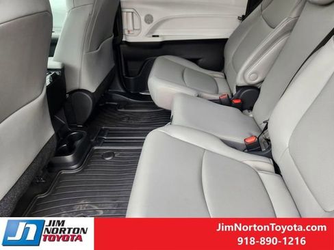 New 2026 Toyota Sienna XLE FWD image 22