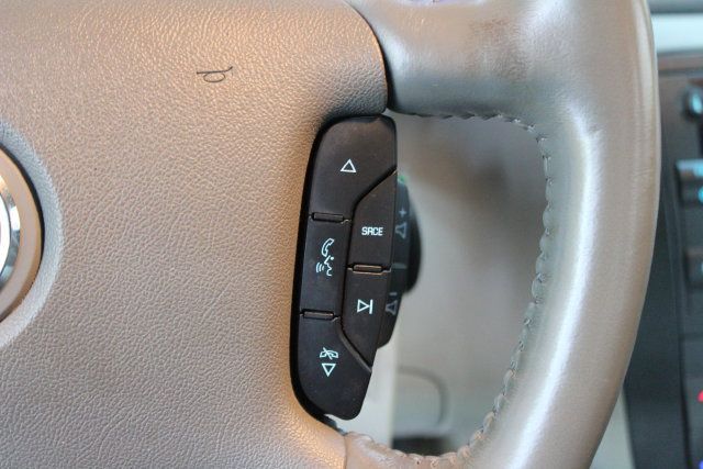 Used 2011 Buick Lucerne CXL w/ Driver Confidence Package FWD image 17