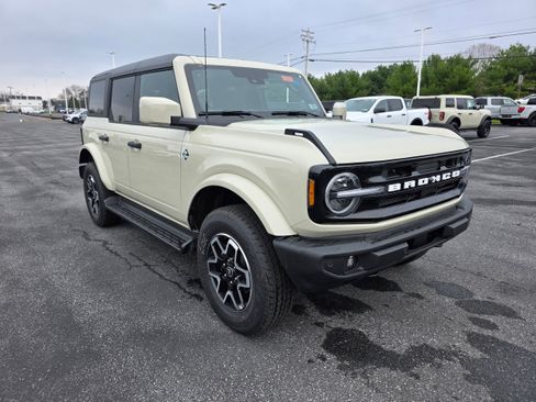 New 2026 Ford Bronco Outer Banks AWD/4WD image 7