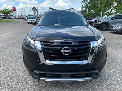 Used 2025 Nissan Pathfinder Platinum AWD/4WD image 3