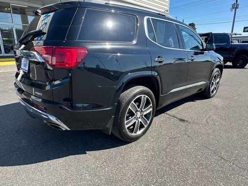 Used 2018 GMC Acadia Denali w/ Technology Package AWD/4WD image 2