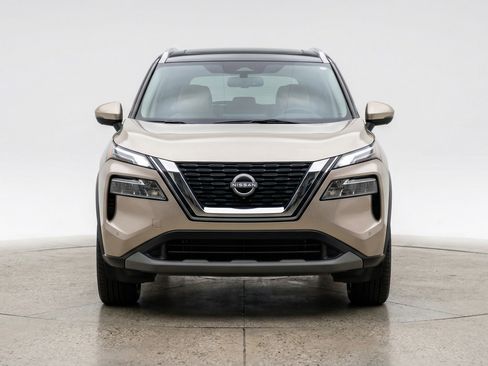 Used 2025 Nissan Rogue SV AWD/4WD image 2