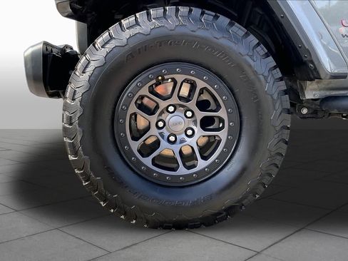 Used 2021 Jeep Wrangler Unlimited Rubicon w/ Xtreme Recon 35" Tire Package AWD/4WD image 11