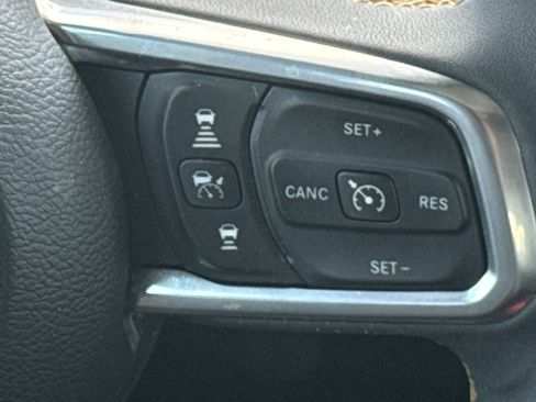 Used 2024 Jeep Wrangler Unlimited Sahara w/ Safety Group AWD/4WD image 19
