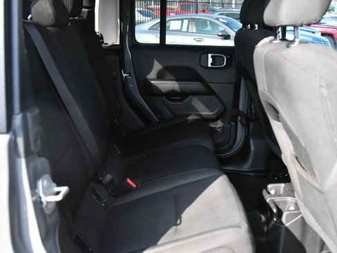 Used 2023 Jeep Gladiator Overland image 42