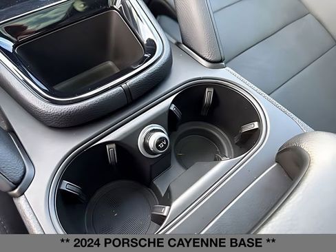 Used 2024 Porsche Cayenne w/ Premium Package AWD/4WD image 34