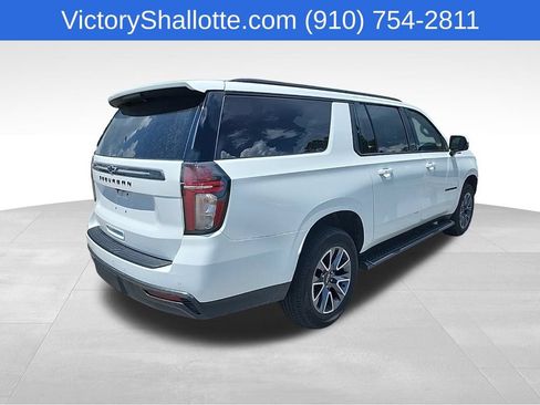 Used 2022 Chevrolet Suburban Z71 w/ Luxury Package AWD/4WD image 31