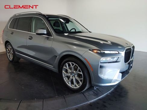 Used 2023 BMW X7 xDrive40i w/ Premium Package image 3
