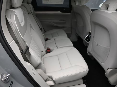 Used 2025 Volvo EX90 Ultra image 33