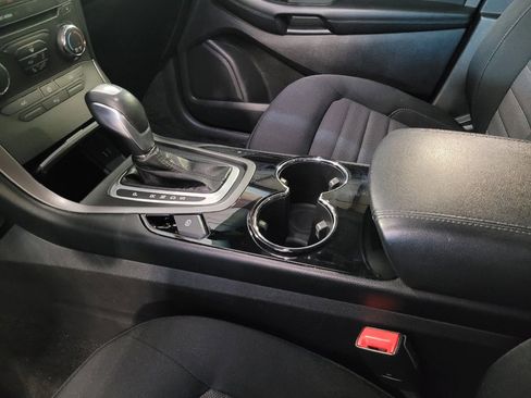 Used 2017 Ford Edge SE FWD image 26