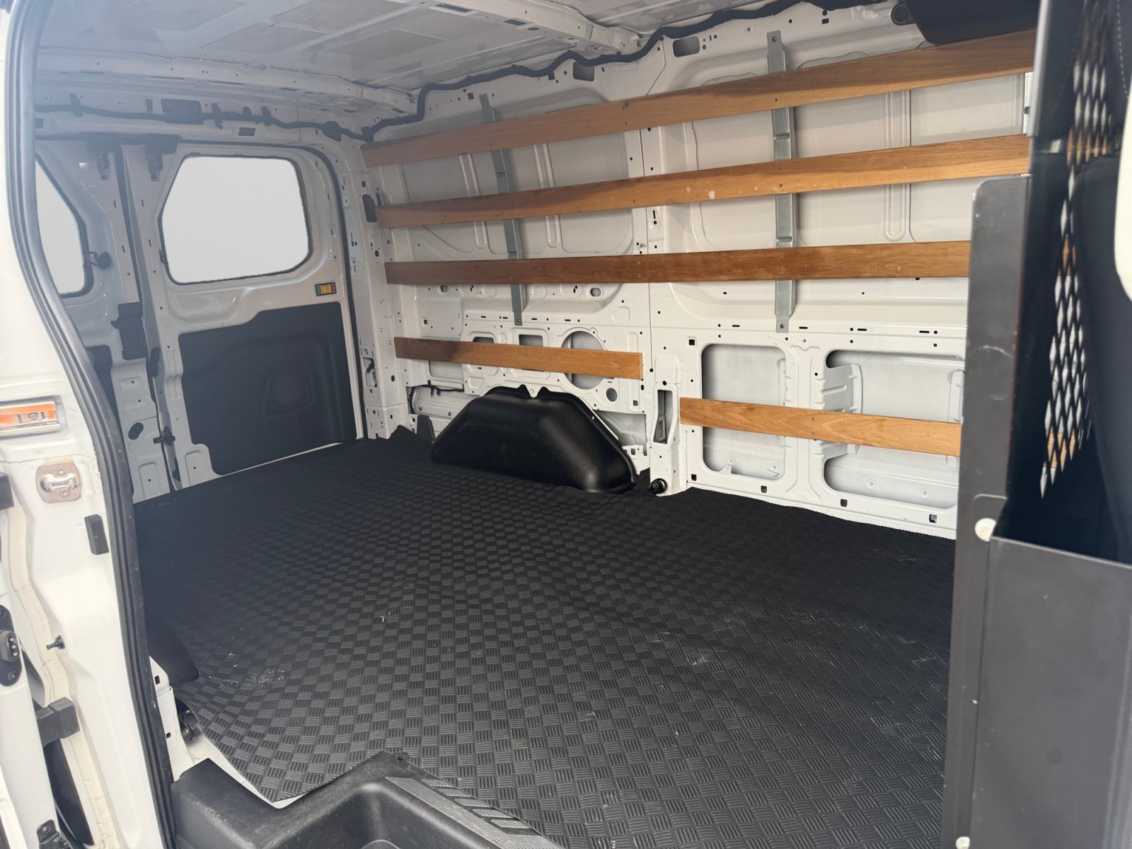 Used 2024 Ford Transit 250 Low Roof w/ Exterior Upgrade Package RWD image 17