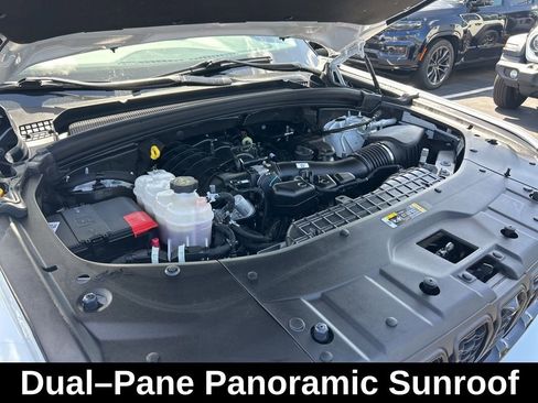 Used 2023 Jeep Grand Cherokee Limited w/ Luxury Tech Group II image 17