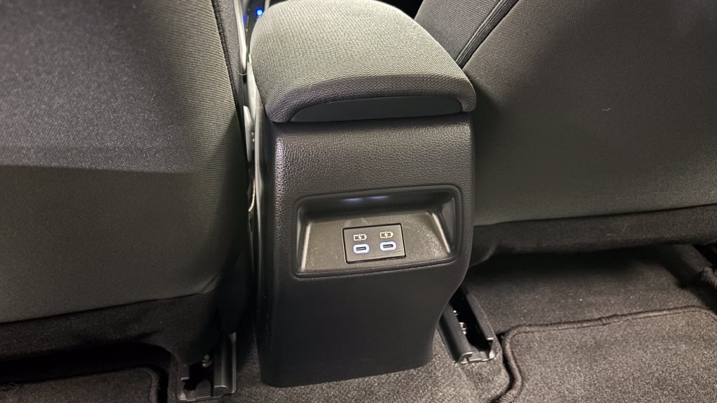 Used 2026 Toyota Corolla LE FWD image 27