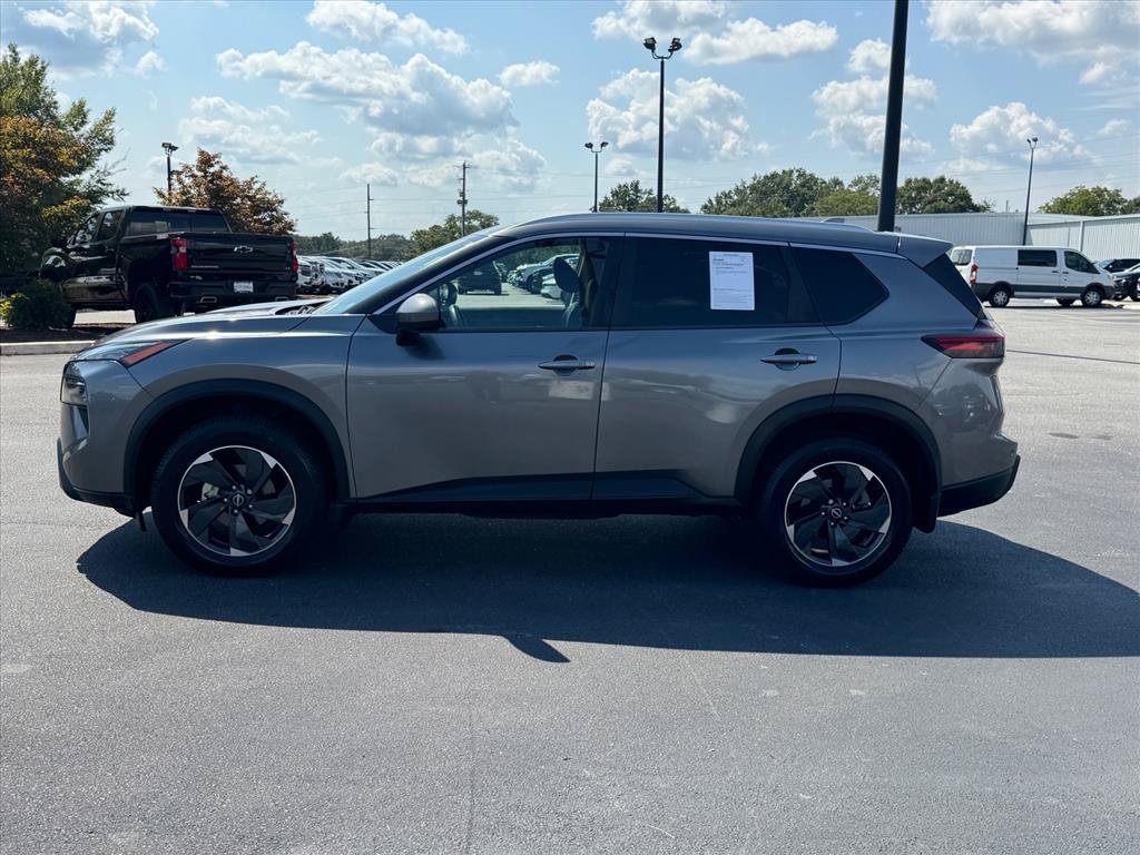 Used 2024 Nissan Rogue SV w/ SV Premium Package FWD image 6