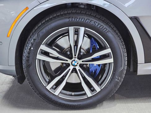 Used 2024 BMW X7 xDrive40i w/ M Sport Package image 8