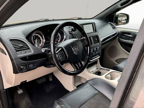 Used 2020 Dodge Grand Caravan SXT FWD image 19
