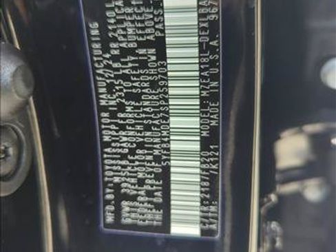 Certified 2025 Toyota Corolla LE FWD image 27