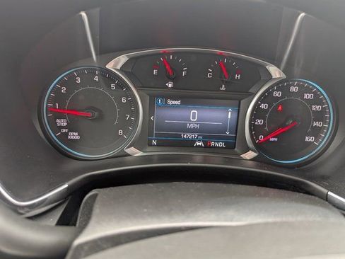 Used 2020 Chevrolet Equinox LT w/ Driver Convenience Package image 16