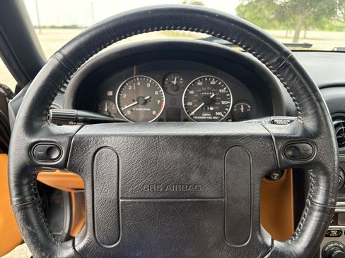 Used 1995 MAZDA MX-5 Miata RWD image 46