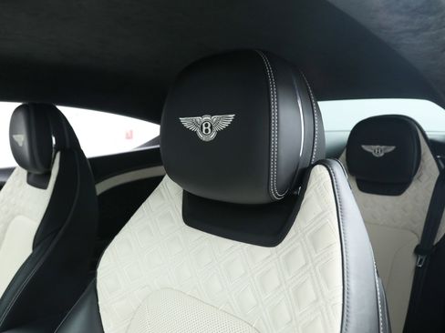 Used 2021 Bentley Continental GT V8 image 22